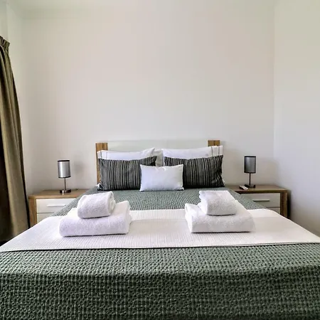 By The Sea - Sea View Torres Apartment Portimao